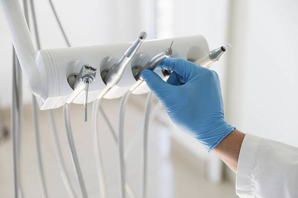 Professional Tooth Extraction technician working in La Huerta, NM
